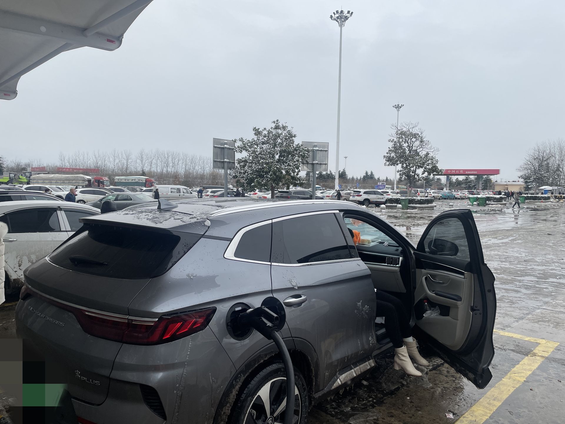 2023年开车回家的路上